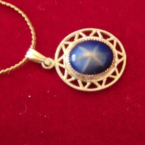 VTG VGUC 18" Blue Star Sapphire Pendant On Silvertone Necklace